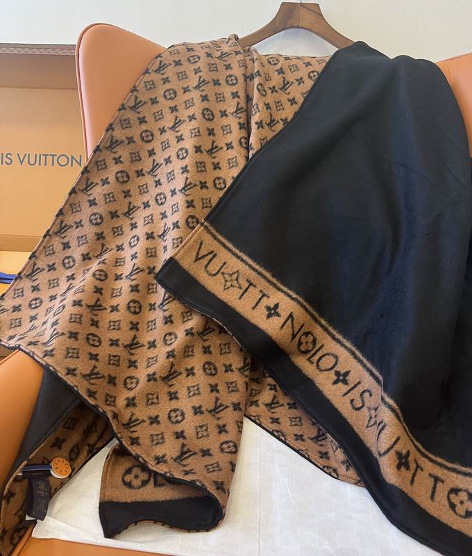 LV cloak 150X135cm 92%绵羊毛8%山羊绒 E37 (1)