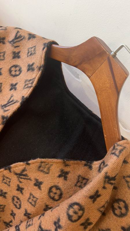 LV cloak 150X135cm 92%绵羊毛8%山羊绒 E37 (2)