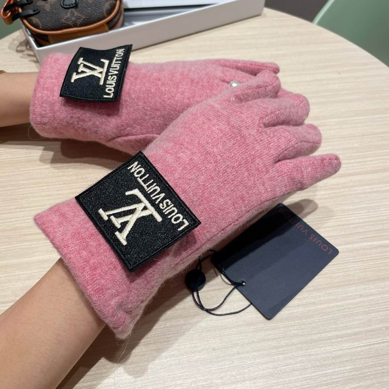 LV gloves (8)