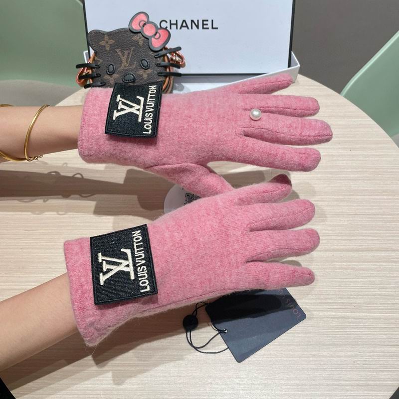 LV gloves (9)