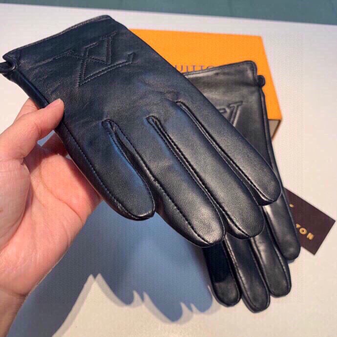 LV gloves M L 82 (1)