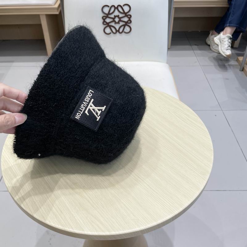LV hat (1037)