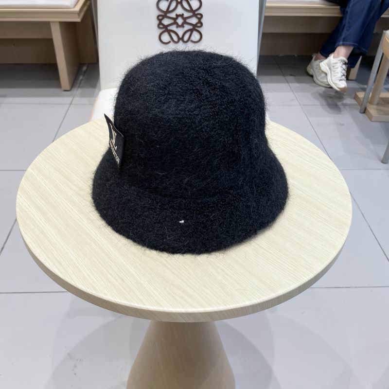 LV hat (1040)