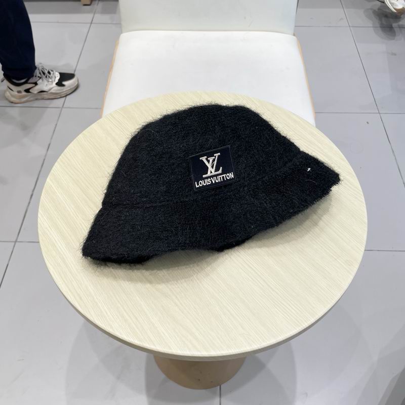 LV hat (1042)