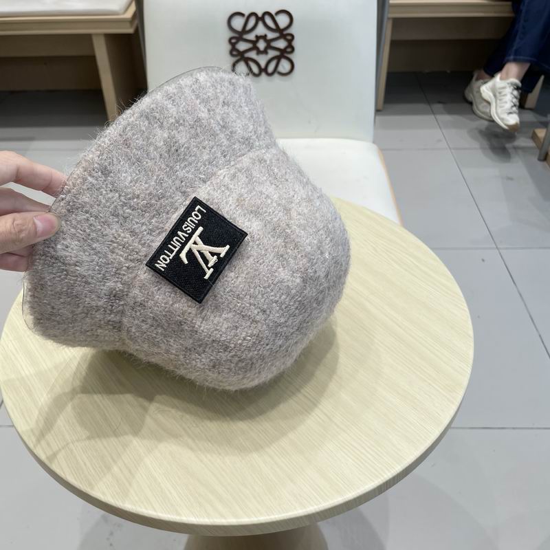 LV hat (1046)