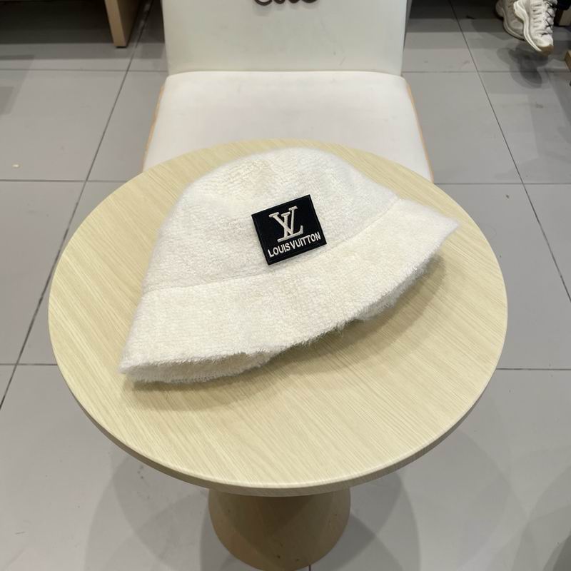 LV hat (1060)