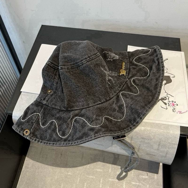 LV hat (1310)