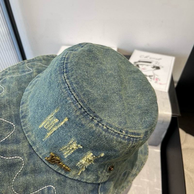 LV hat (1325)