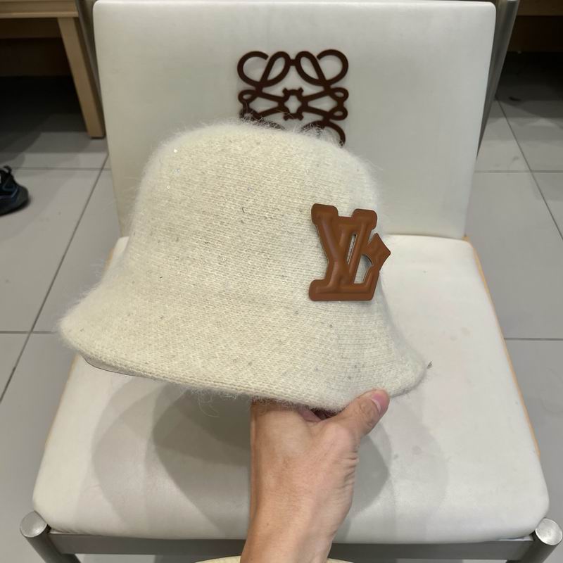 LV hat (1328)