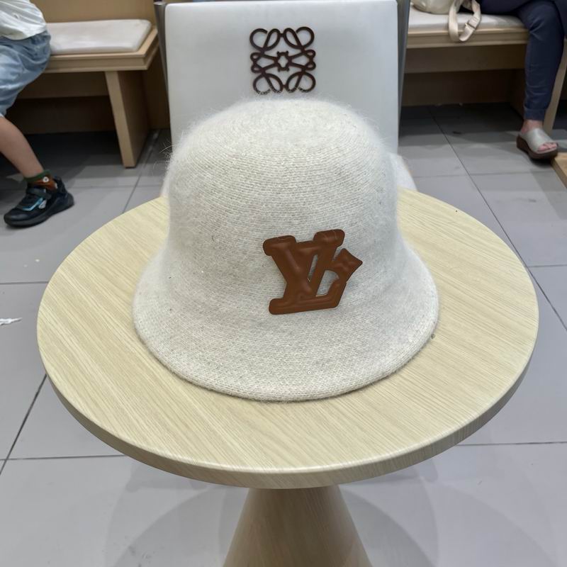LV hat (1334)