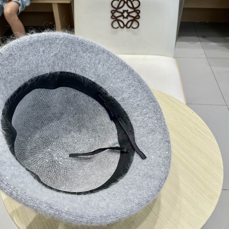 LV hat (1335)