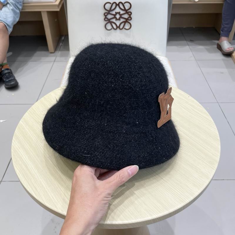 LV hat (1345)