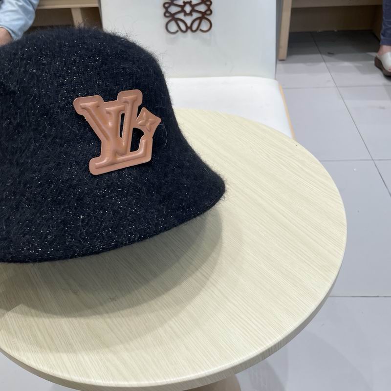 LV hat (1350)