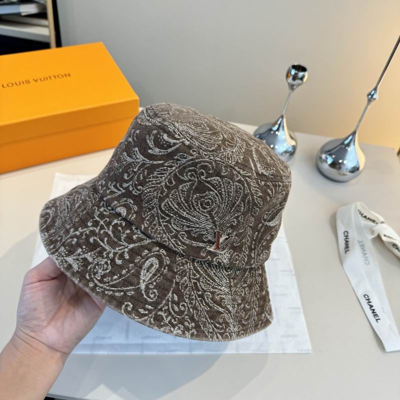 LV hat (180)