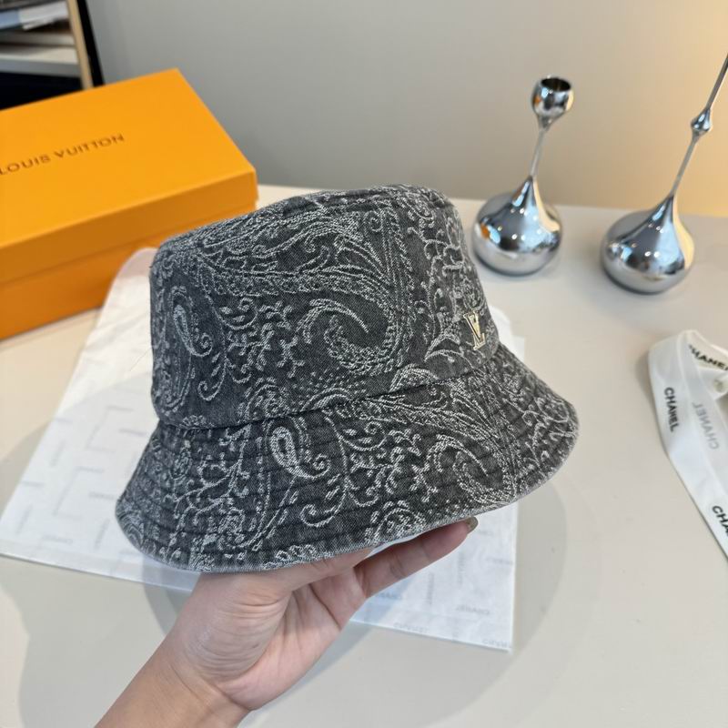LV hat (185)