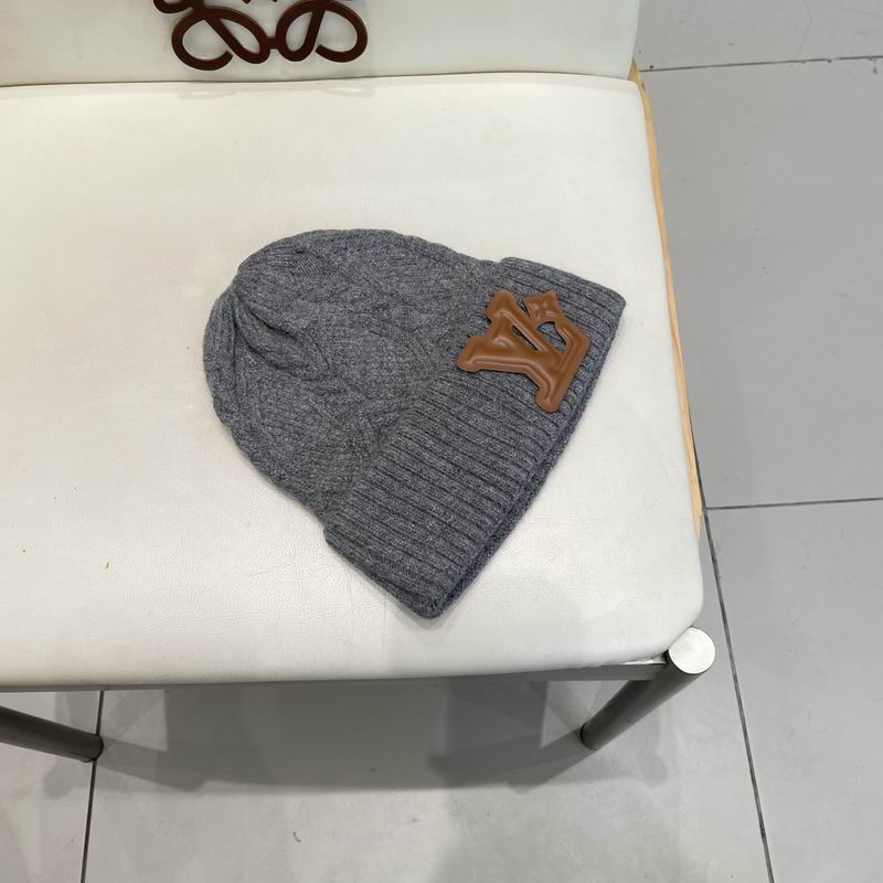LV hat (2146)