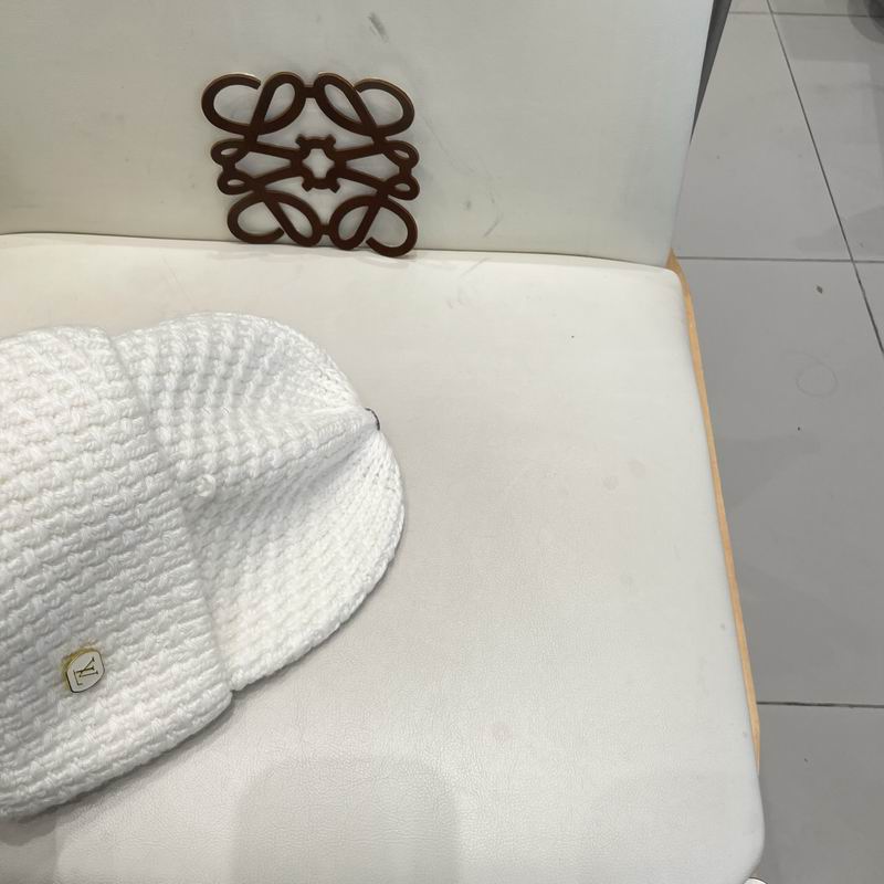 LV hat (2424)