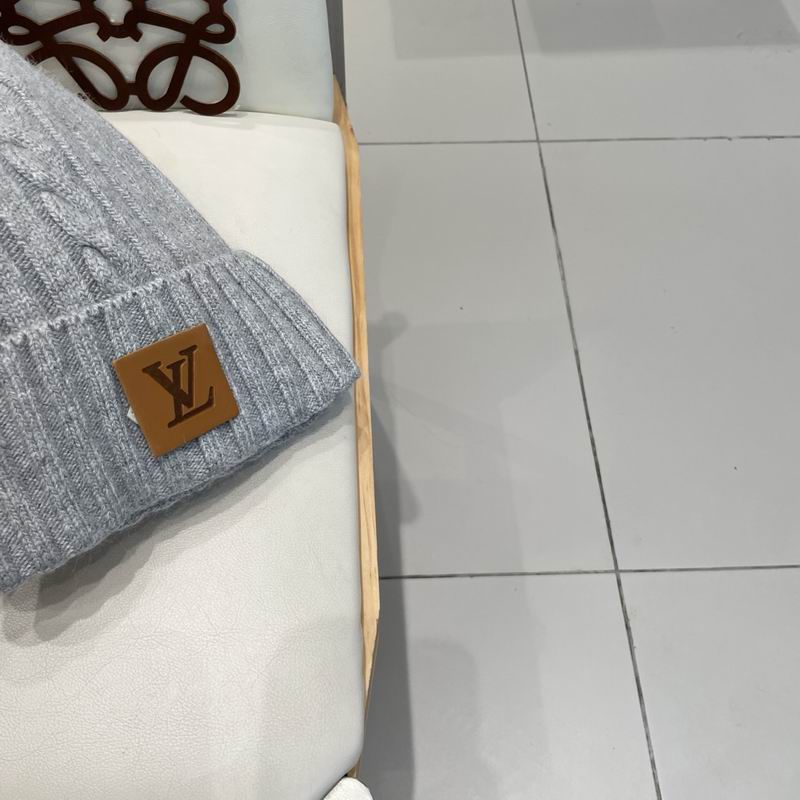 LV hat (48)