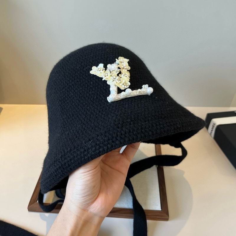 LV hat (935)