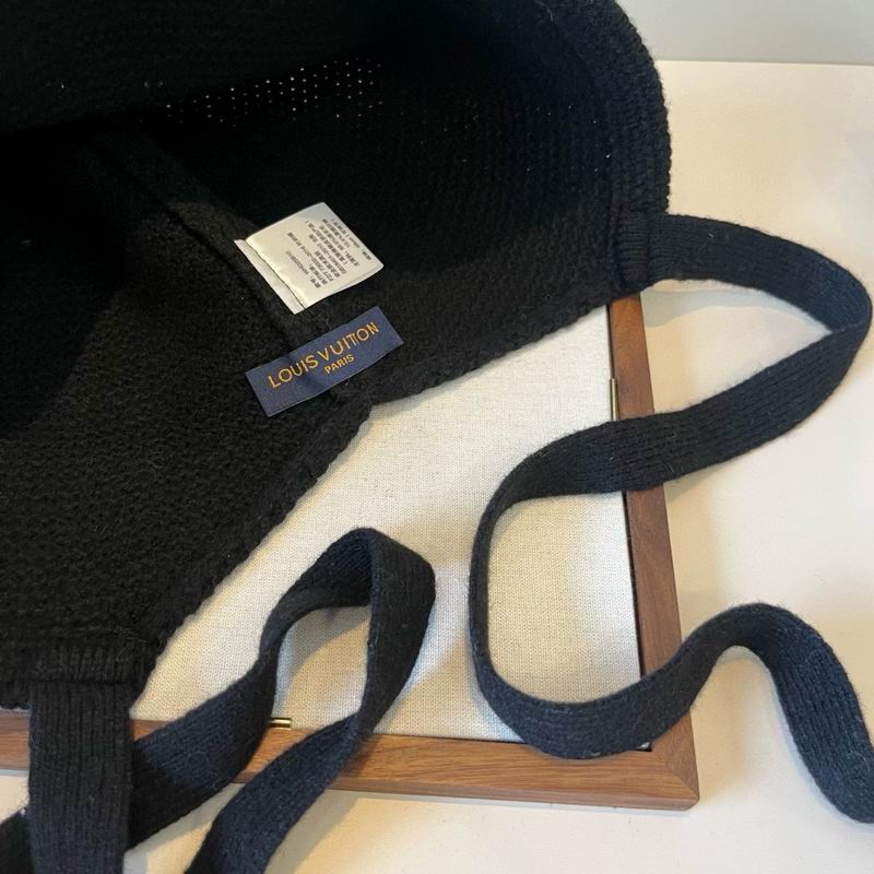 LV hat (937)
