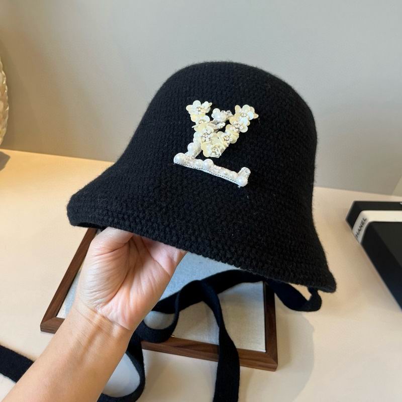 LV hat (940)