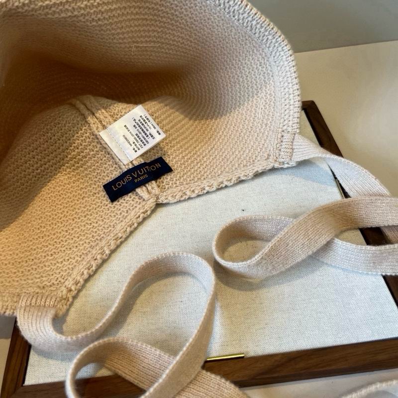 LV hat (942)