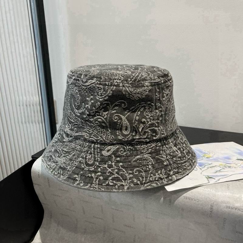 LV hat (968)