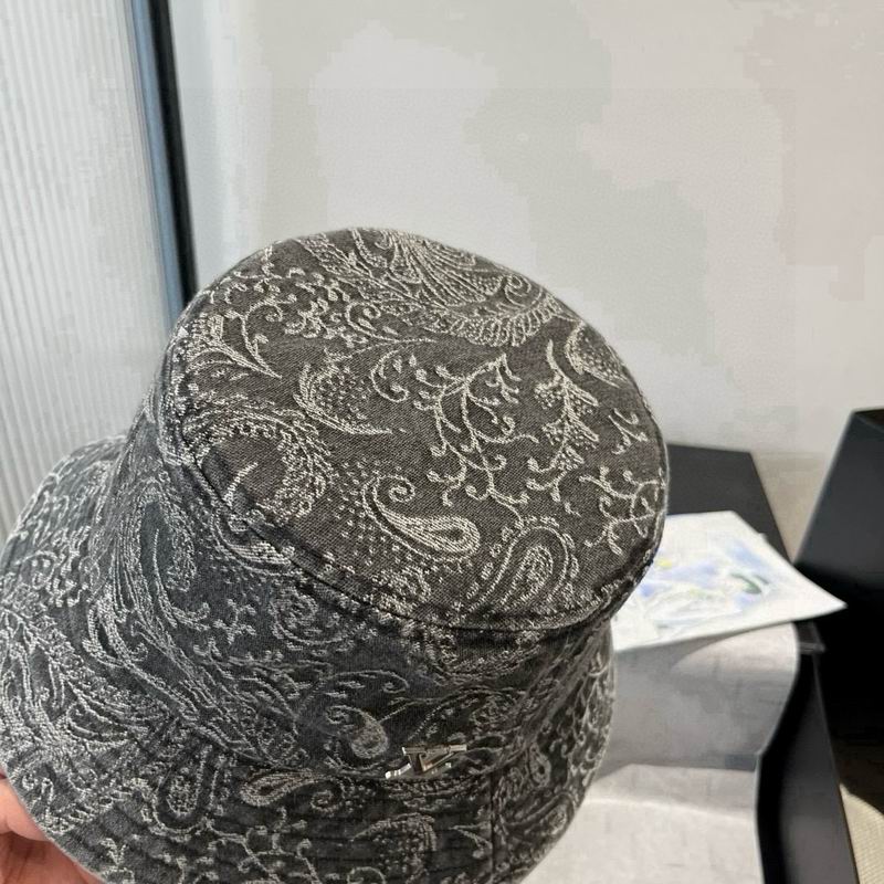 LV hat (970)
