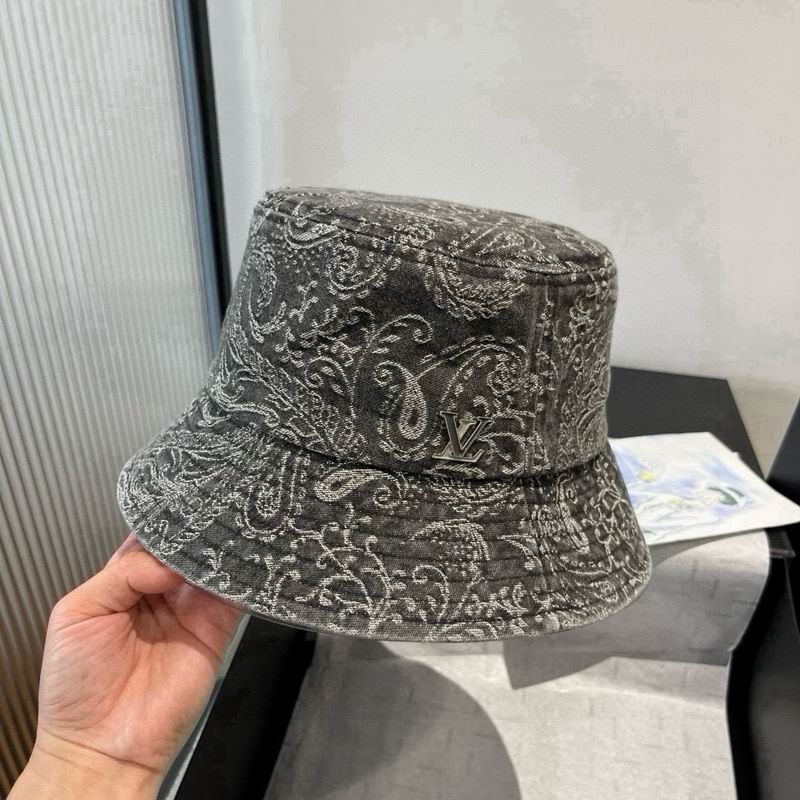 LV hat (971)