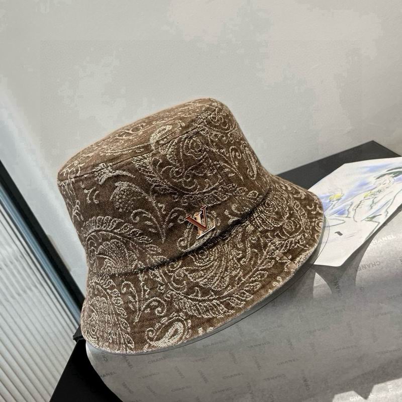 LV hat (977)