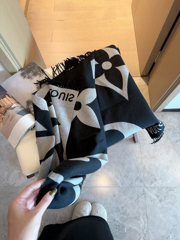 LV scarf 180X65cm E10 (23)