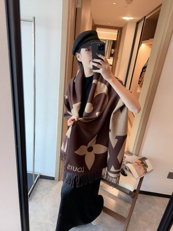 LV scarf 180X65cm E10 (9)