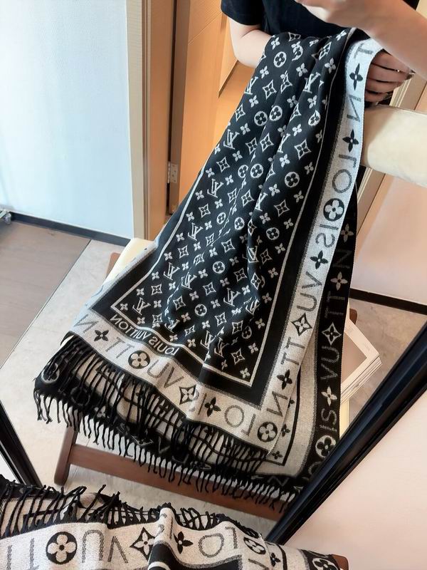 LV scarf 196X65cm E11 (4)