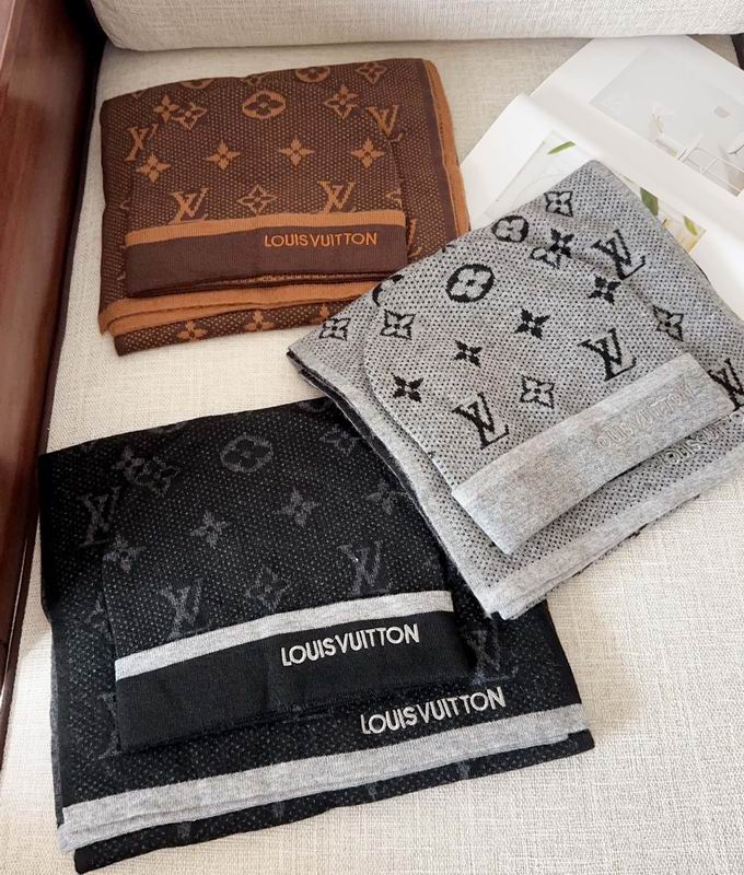 LV scarf hat dx  (1)