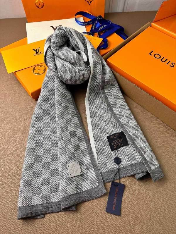 LV scarf hm (26)