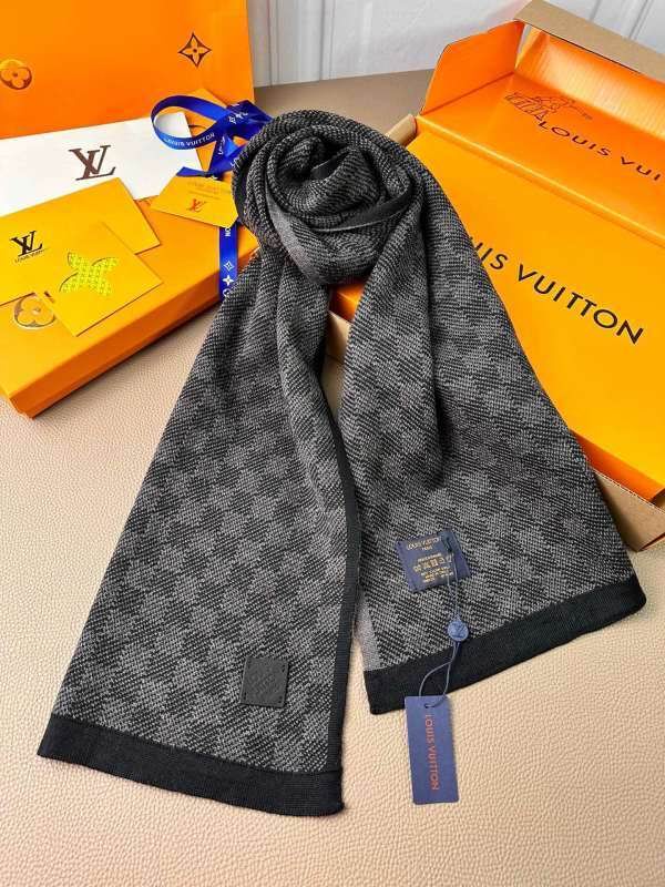LV scarf hm (29)