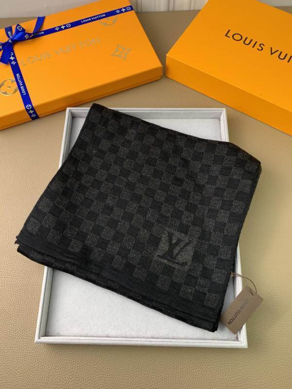 LV scarf hm (38)