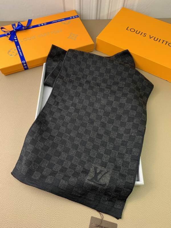 LV scarf hm (39)