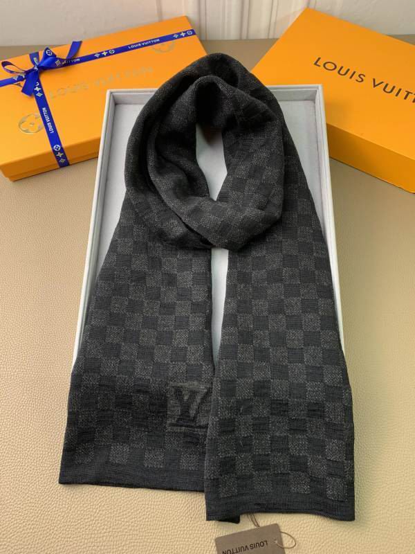 LV scarf hm (40)