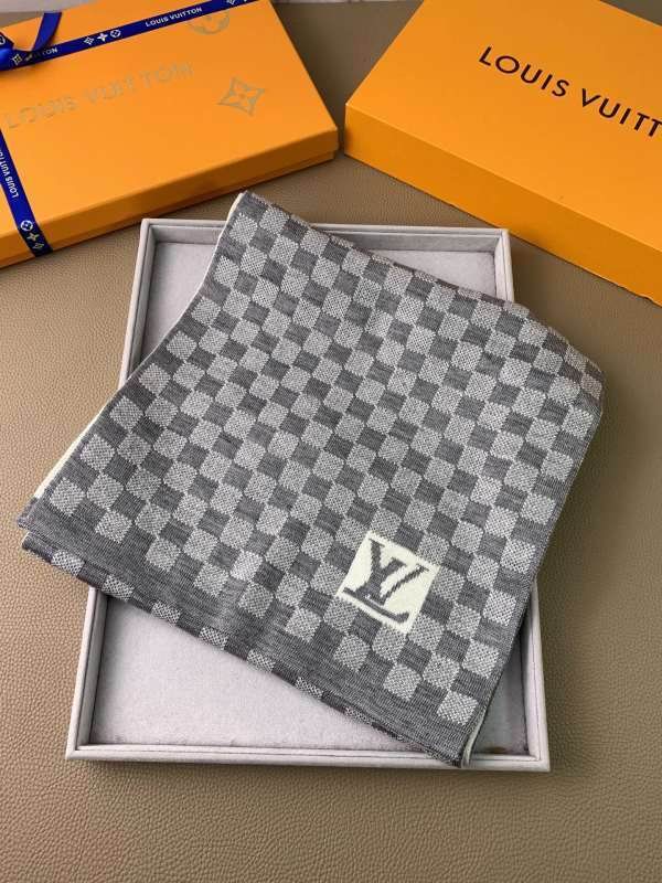 LV scarf hm (41)