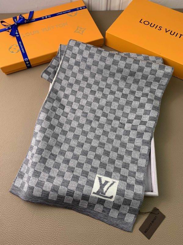 LV scarf hm (42)