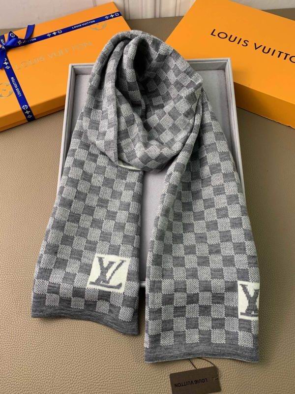 LV scarf hm (43)