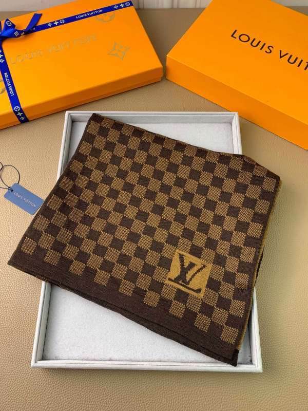 LV scarf hm (44)