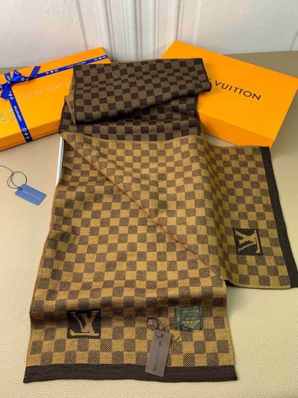 LV scarf hm (45)