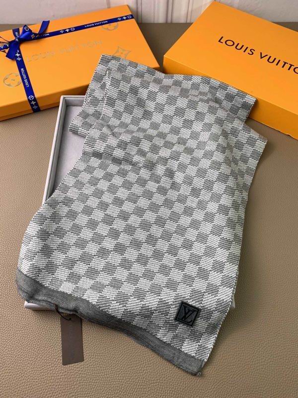 LV scarf hm (55)