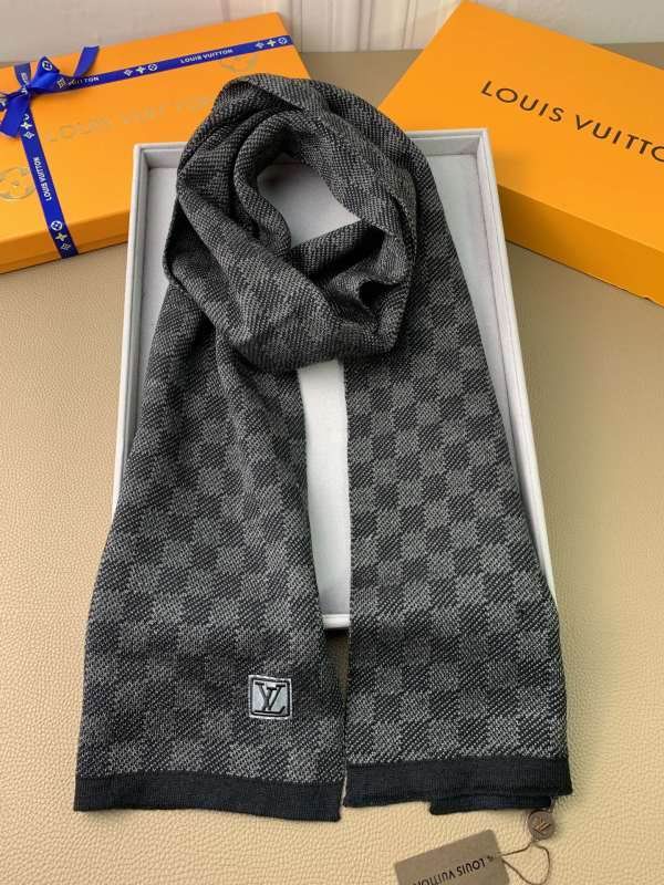 LV scarf hm (59)