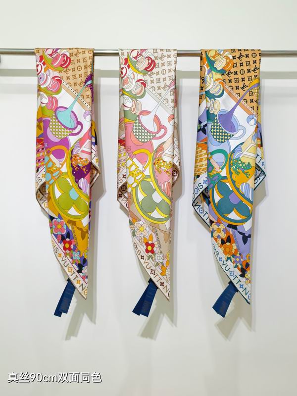 LV silk Scarf 90X90cm E14 (1)