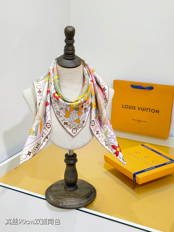 LV silk Scarf 90X90cm E14 (13)