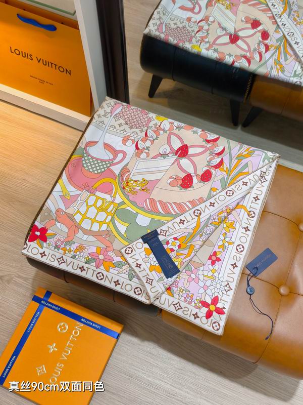 LV silk Scarf 90X90cm E14 (18)