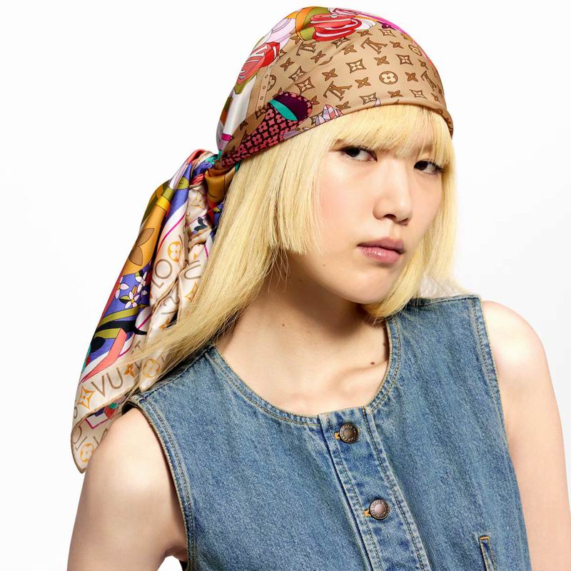 LV silk Scarf 90X90cm E14 (2)